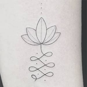 Voorbeeld van een minimalistische tatoeage gezet door Fernando