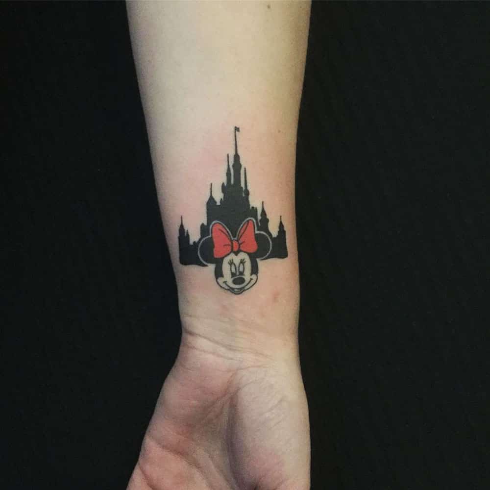 Disney tattoo op de pols