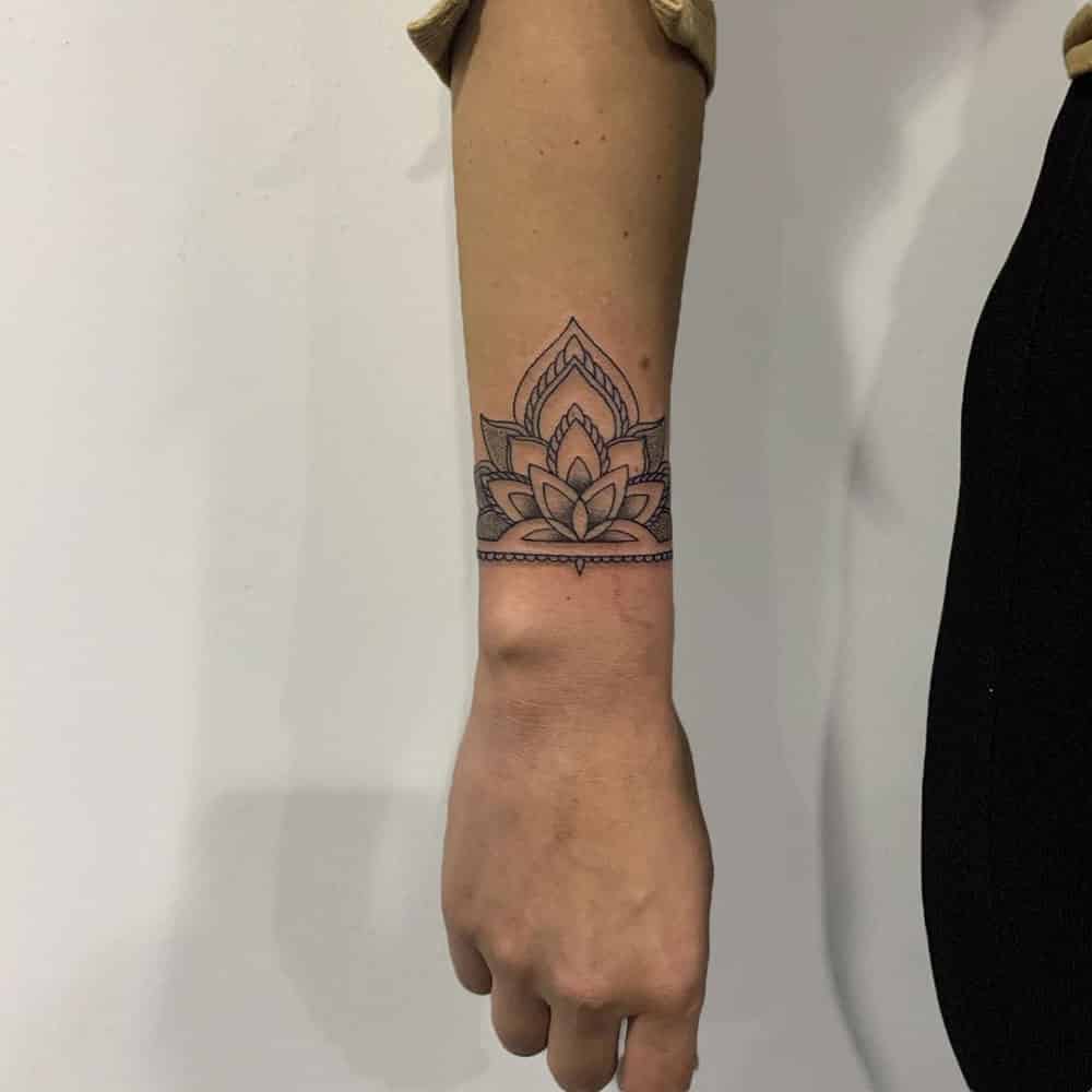 Mandala op pols tattoo