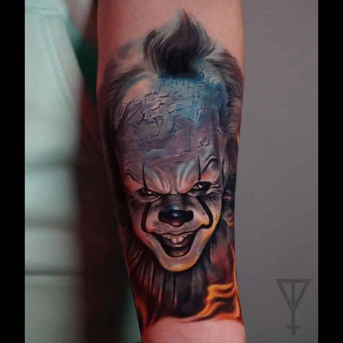IT clown Stephen King kleuren tattoo Roman Vainer