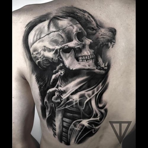 Skull schedel leeuw realistische black & grey tattoo Roman Vainer