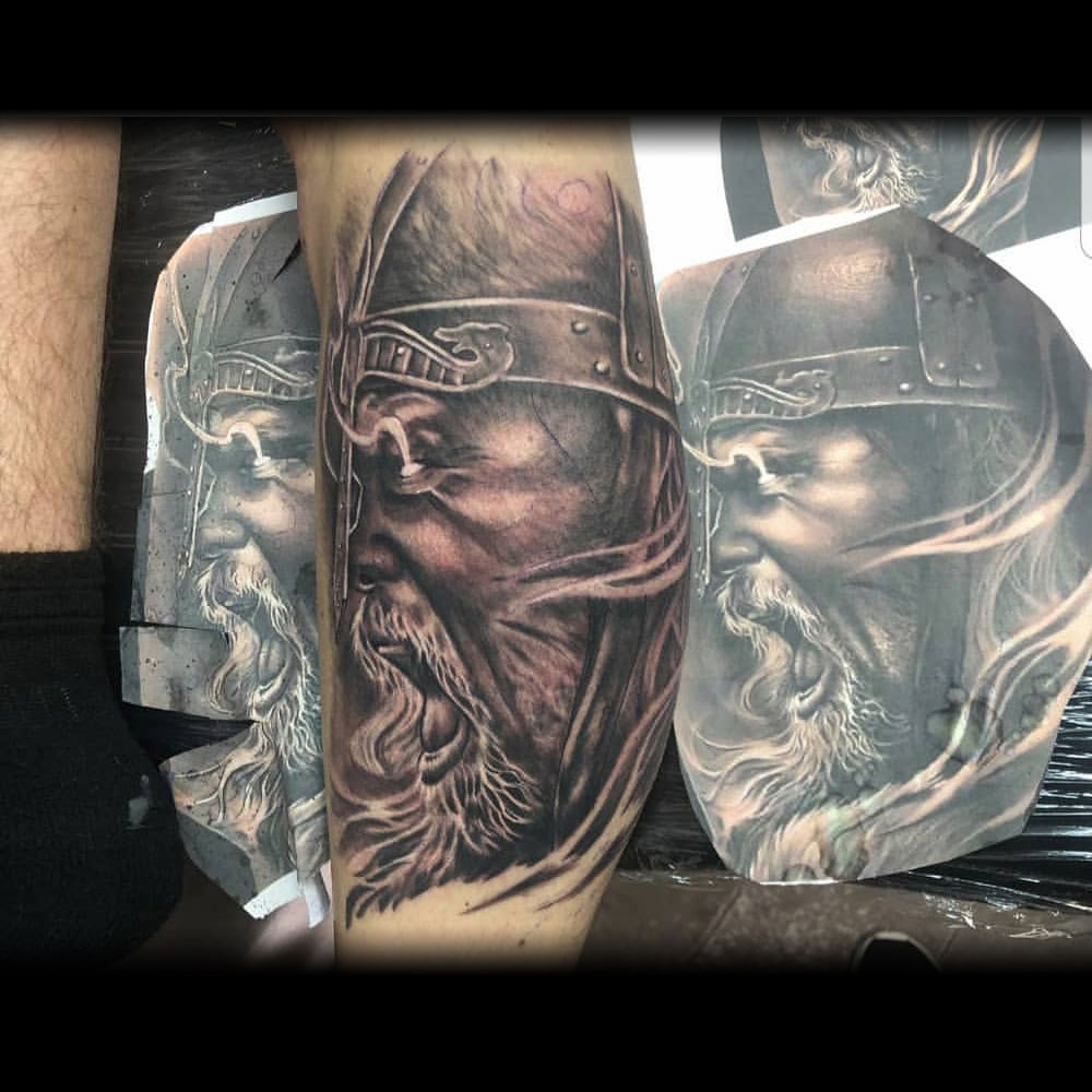 Realistische viking tattoo Declan
