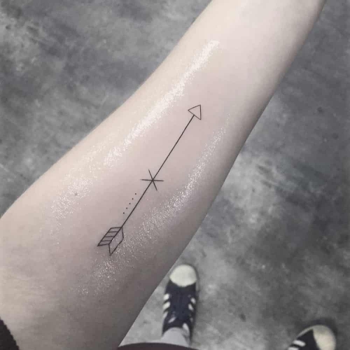 Fineline pijn arrow tattoo Fernando