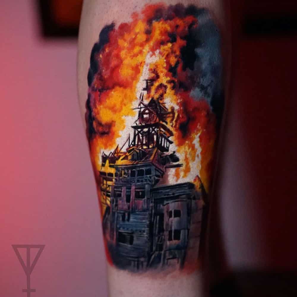 Brandend huis vlammen tattoo kleur Roman Vainer