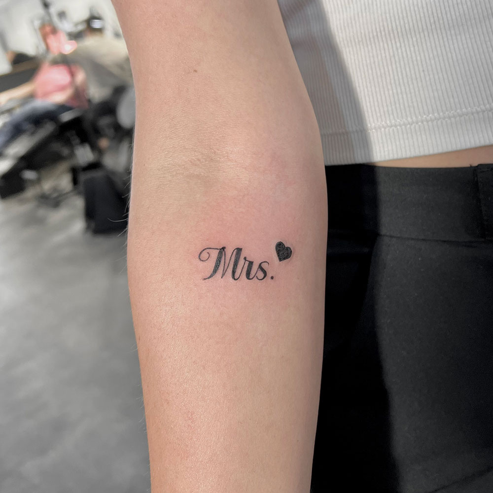 Mrs tattoo hartje Roza