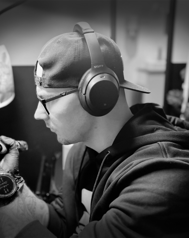 Sergei realisme Tattoo Studio Hook's Ink Zoetermeer